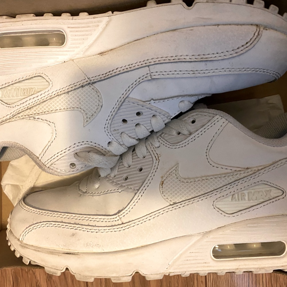 Women’s Nike Air Max 90